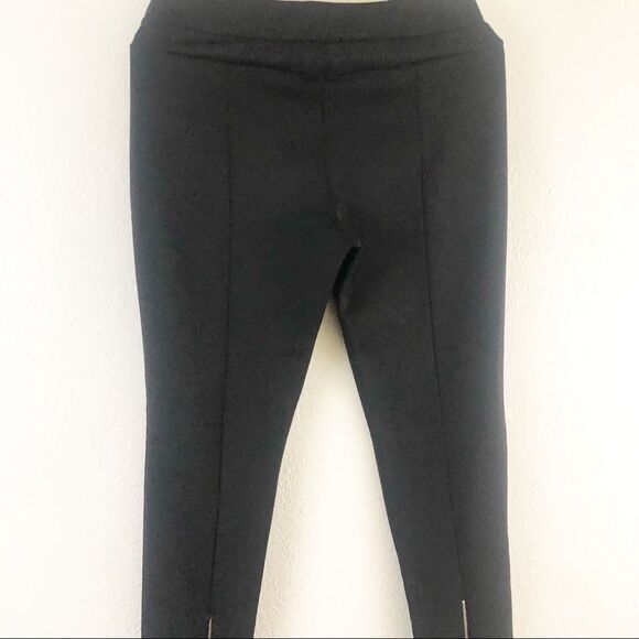 Forever 21 pull on zipper on back hems black pants - Picture 4 of 4